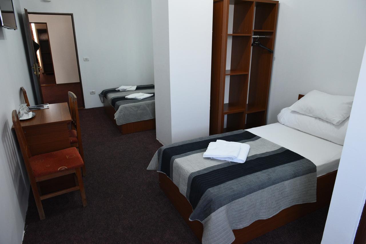 Hostel Ruxandra Фокшаны Экстерьер фото