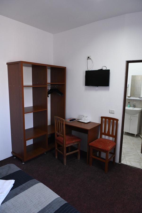 Hostel Ruxandra Фокшаны Экстерьер фото