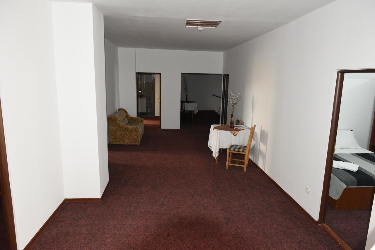 Hostel Ruxandra Фокшаны Экстерьер фото