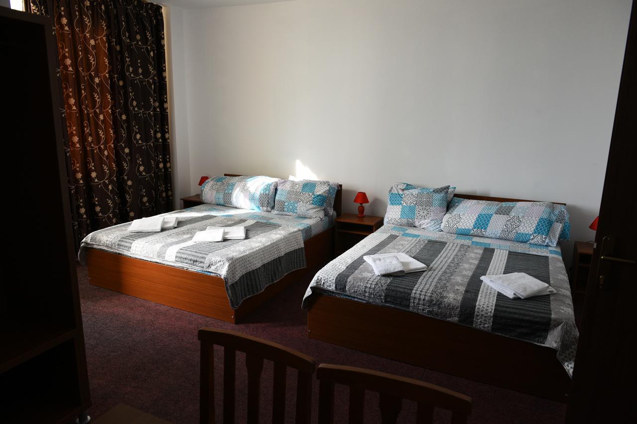 Hostel Ruxandra Фокшаны Экстерьер фото