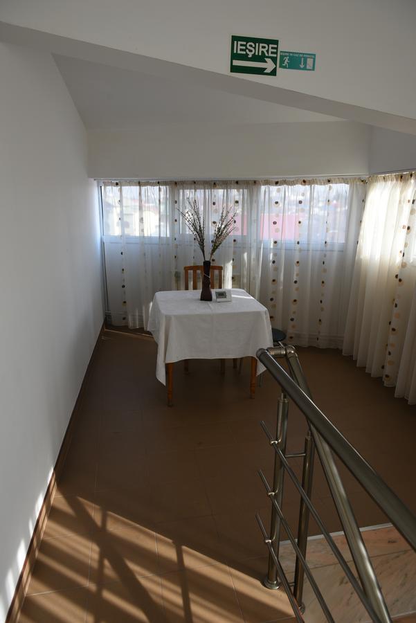 Hostel Ruxandra Фокшаны Экстерьер фото